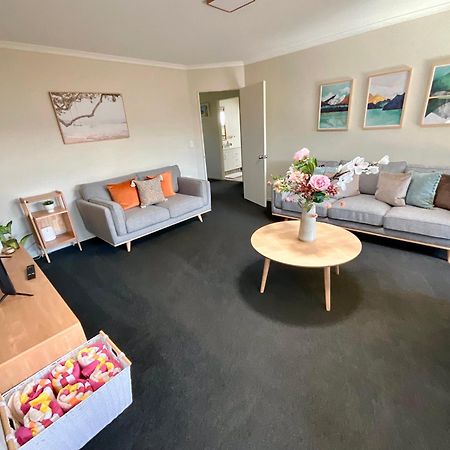 Free-Range On Papmoa Beach Tauranga Exterior photo