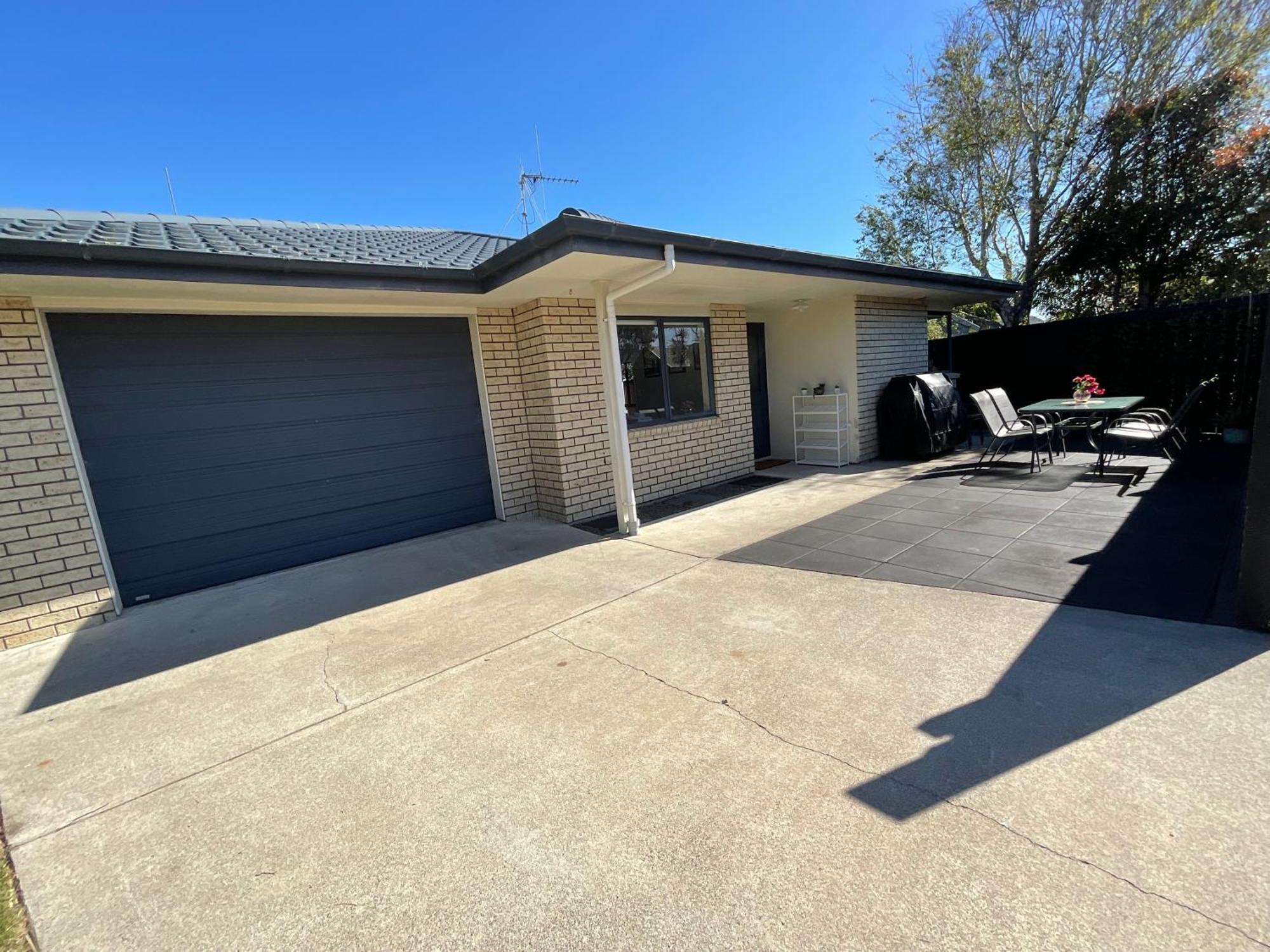 Free-Range On Papmoa Beach Tauranga Exterior photo